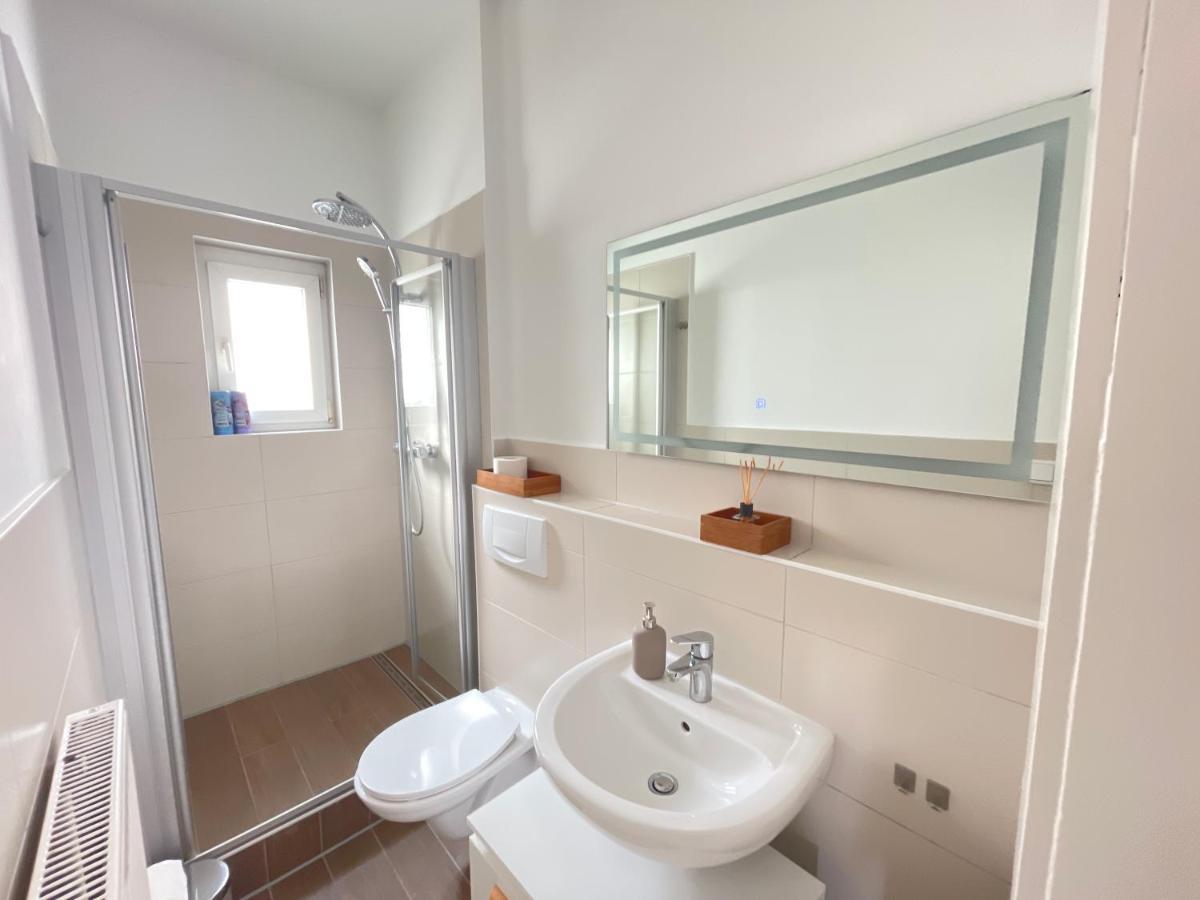 Apartment 65qm - - Popular Street - Limmerstrasse - Mallibase Hannover